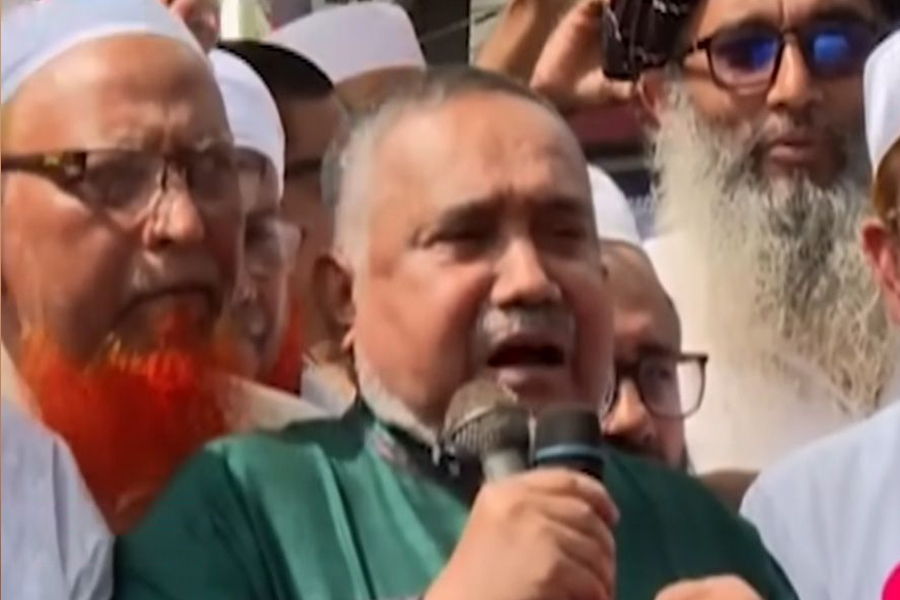 প্রয়োজনে আঙুল বাকা করবো, ঘি আমাদের লাগবেই : তাহের