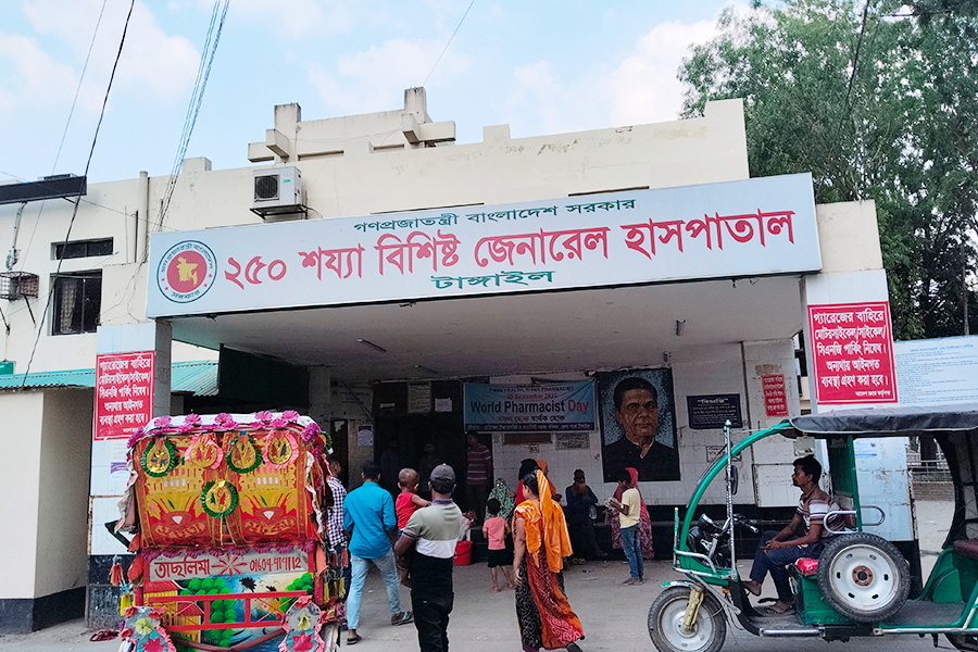 টাঙ্গাইলে ডাক্তারসহ জনবল সংকটে চিকিৎসা সেবা ব্যাহত