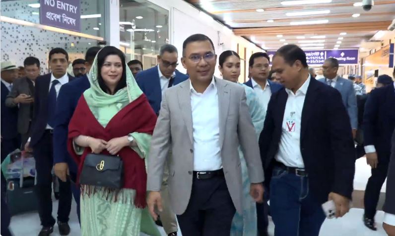ঢাকায় পৌঁছলেন তারেক রহমান