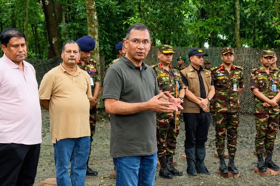 যুদ্ধ পরিস্থিতিতে কীভাবে টিকে থাকেন সেনারা, দেখলেন প্রধানমন্ত্রী