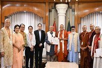 প্রধান উপদেষ্টার সঙ্গে বৌদ্ধ ধর্মীয় নেতাদের শুভেচ্ছা বিনিময়