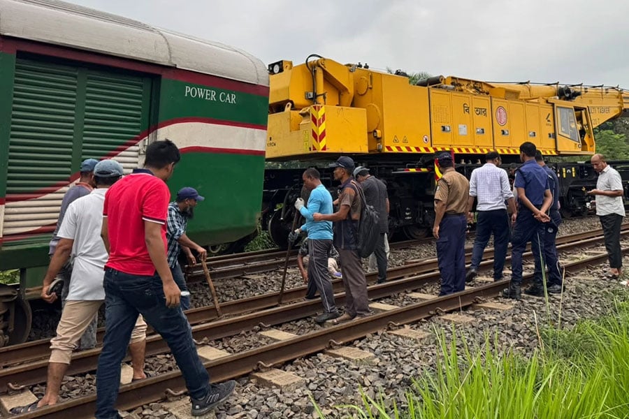 ঢাকার সঙ্গে উত্তরাঞ্চলের রেল যোগাযোগ বিচ্ছিন্ন