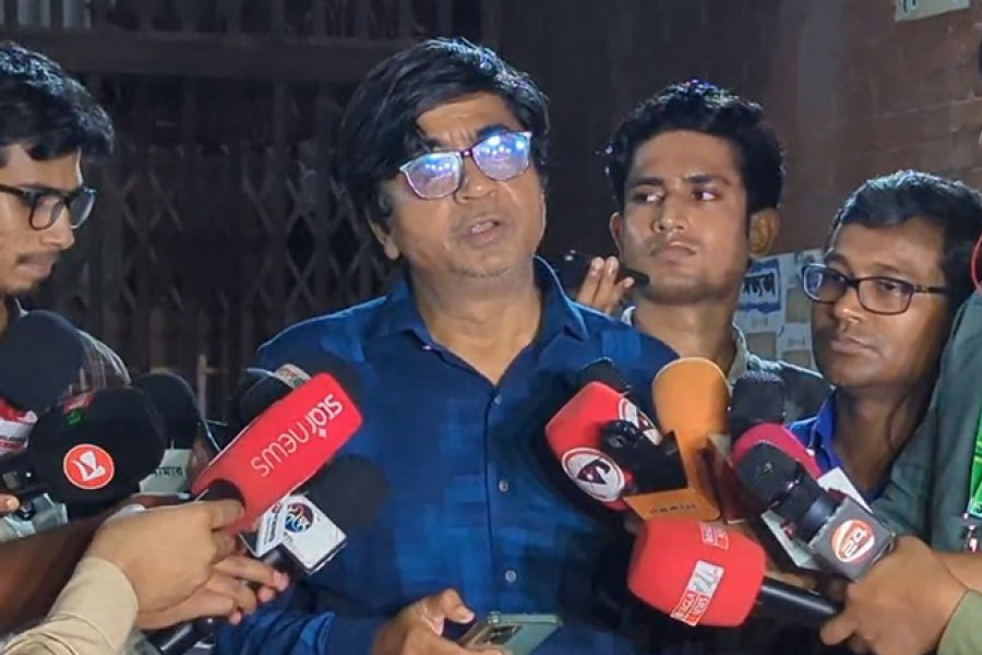 জাকসু নির্বাচনের কমিশনারের পদত্যাগ