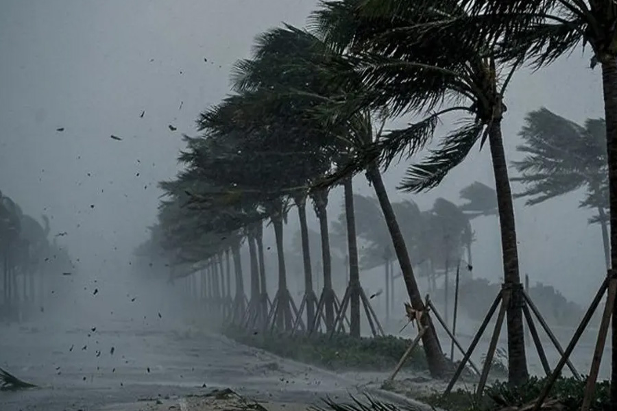 ঢাকাসহ ১৭ অঞ্চলে দুপুরের মধ্যে বজ্রবৃষ্টি, নদীবন্দরে সতর্ক সংকেত