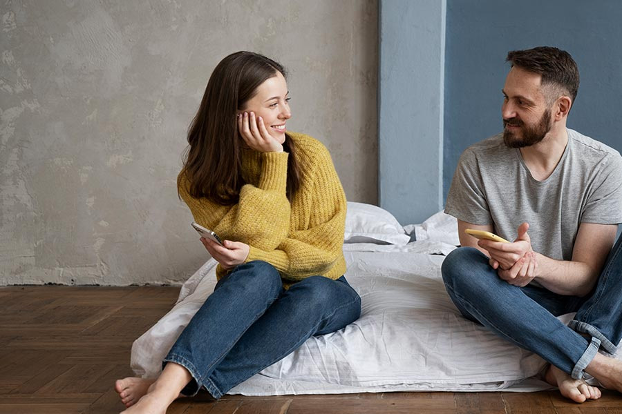 সম্পর্কের মধ্যে নিজেকে হারানোর বিপদ