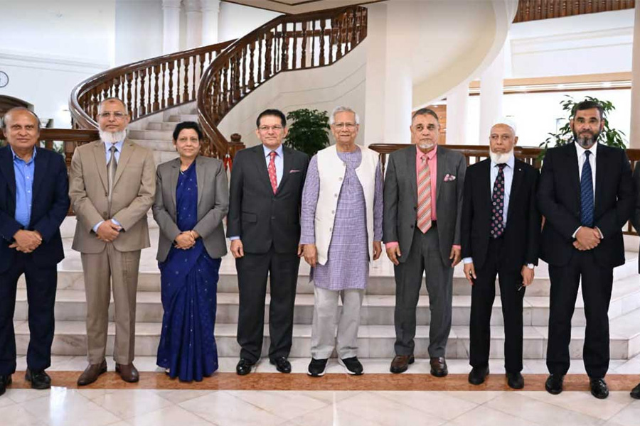 নির্বাচন-গণভোটের প্রস্তুতি সম্পর্কে প্রধান উপদেষ্টাকে অবহিত করলেন সিইসি